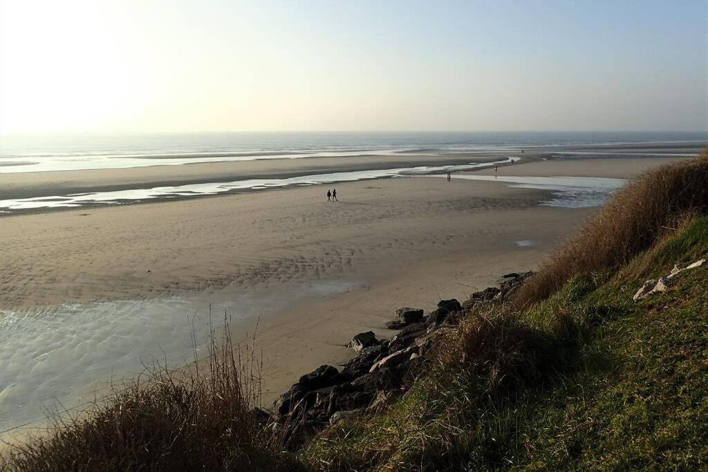 Gîte   Les Oyats   à 400 m de la plage Équihen-Plage Esterno foto