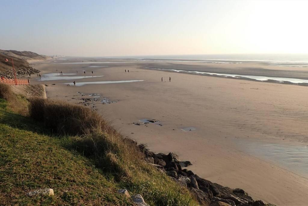 Gîte   Les Oyats   à 400 m de la plage Équihen-Plage Esterno foto